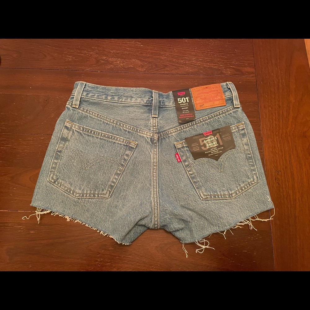 NWT 501 cut off shorts size 25